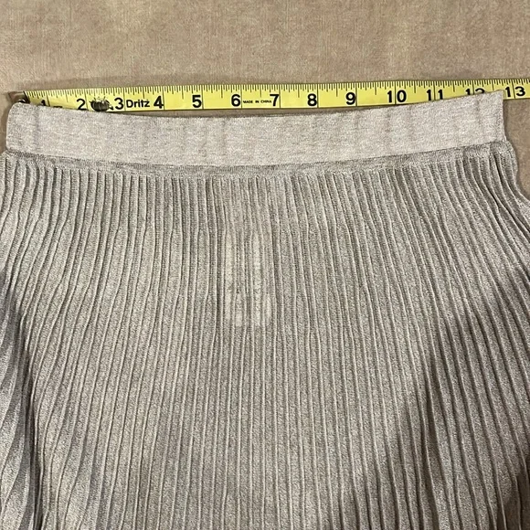 Falconeri Made in Italy Knit Pleated Midi Skirt Pale Gray Silver XS -Small - Picture 9 of 13